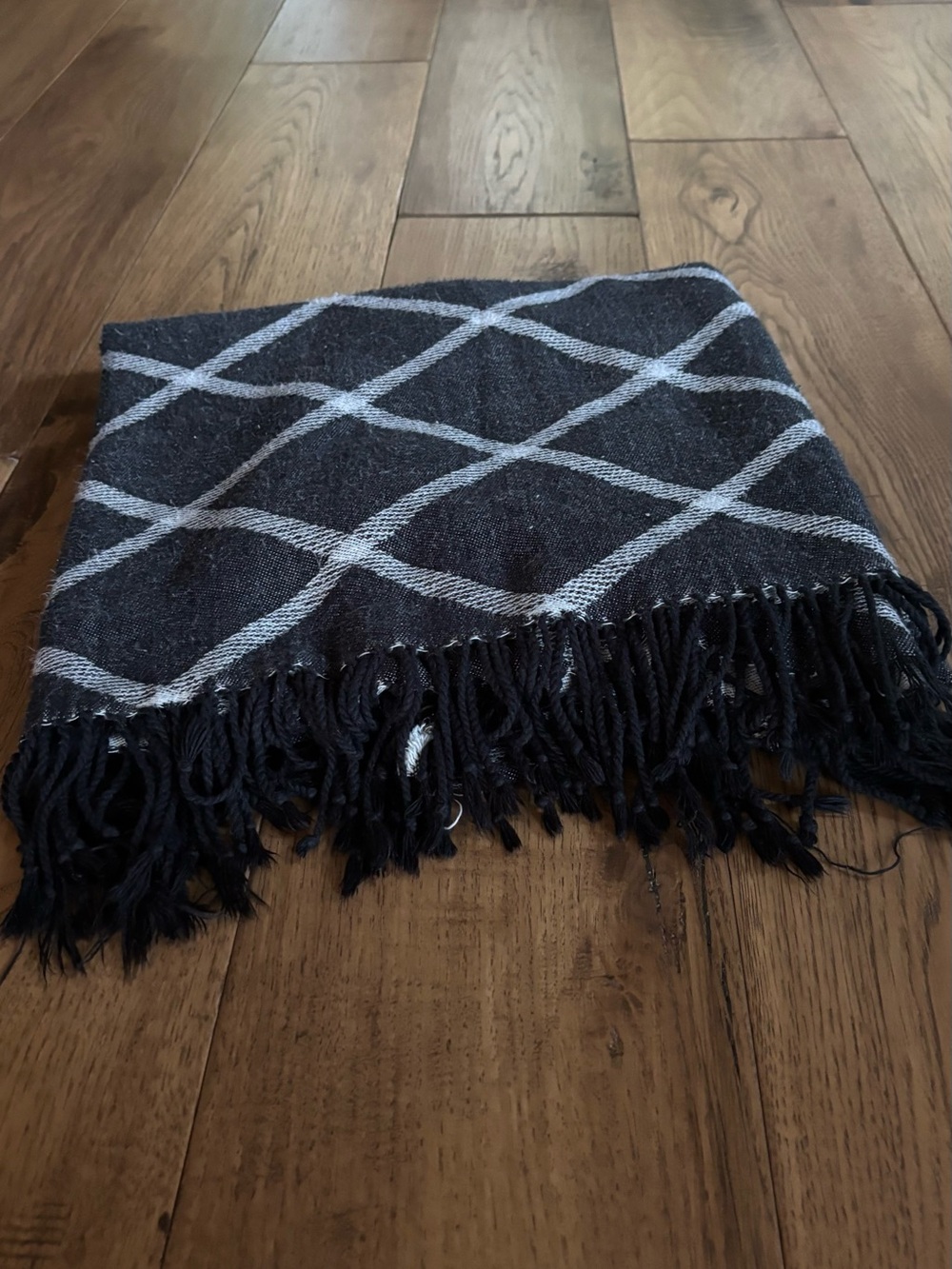 Cozy Black & Gray Diamond Throw Blanket with Fringe